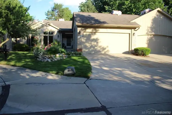 43064 W Kirkwood, Clinton Township, MI 48038