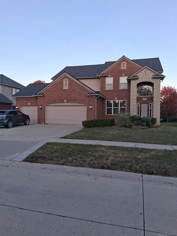 50444 Pinnacle Woods, Macomb, MI 48042