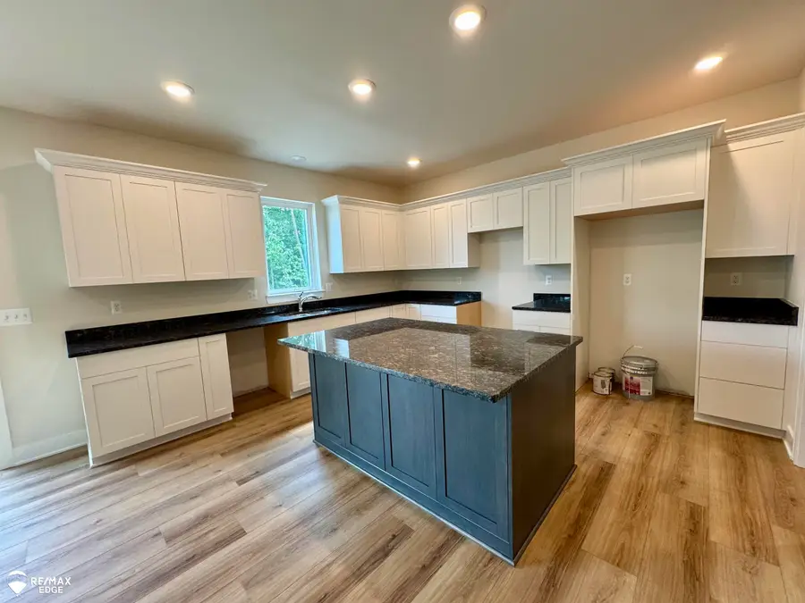 8092 Peninsula, Grand Blanc, MI 48439 - Image #3