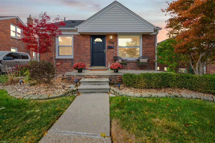 22306 Alger, Saint Clair Shores, MI 48080 - Image #2