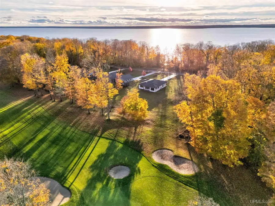 1522 N Country Club, Manistique, MI 49854 - Image #2
