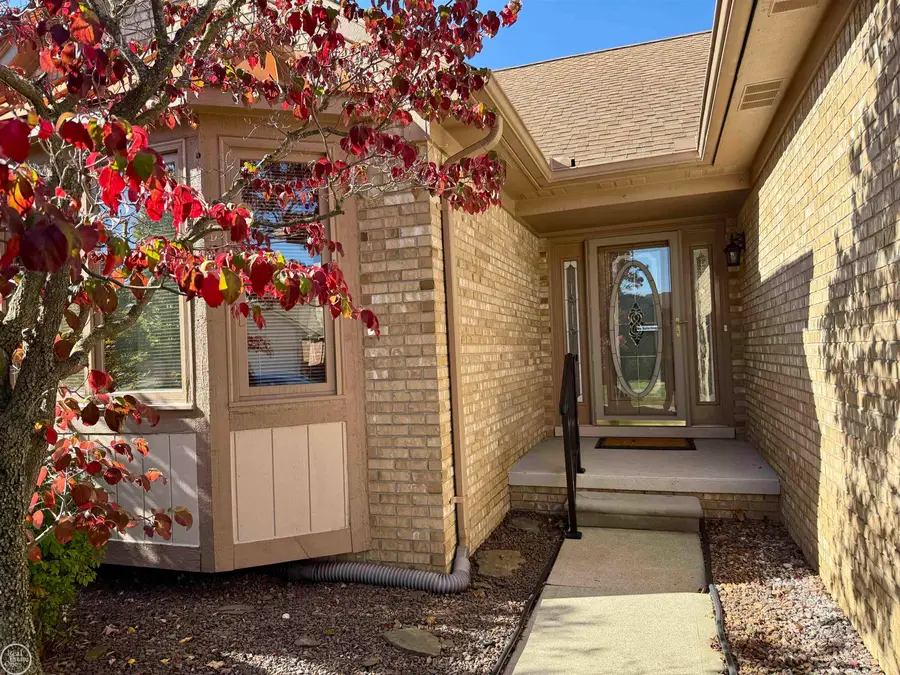 36431 Harness Circle #49, Clinton Township, MI 48035 - Image #2