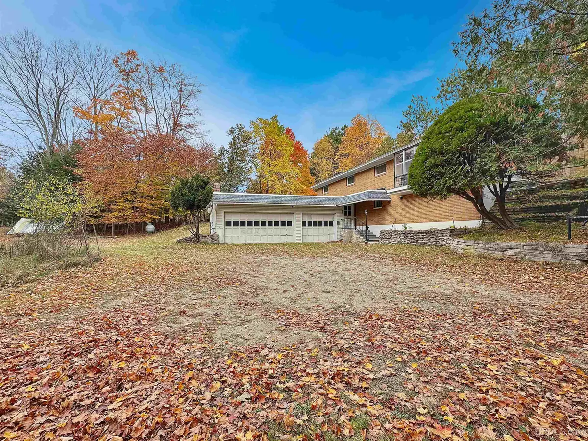 5478 18th, Escanaba, MI 49829 - #1