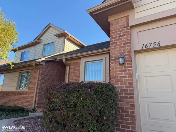 16756 Country Ridge, Macomb, MI 48044