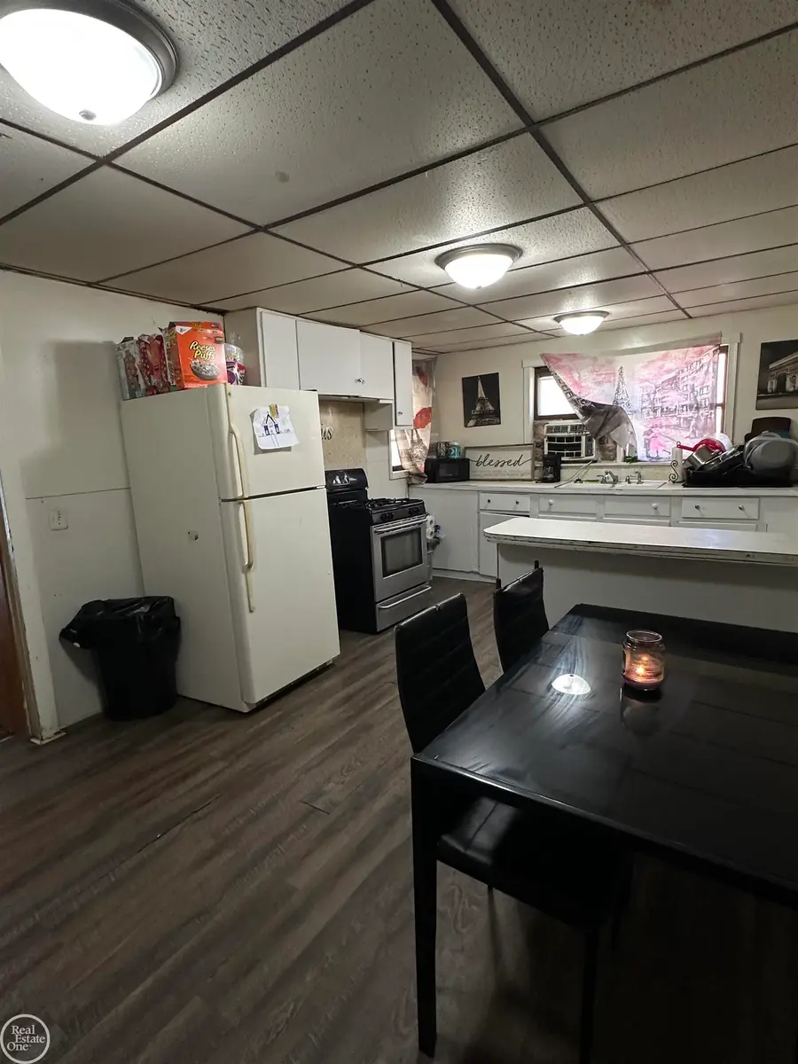 1831 11th, Port Huron, MI 48060 - #3