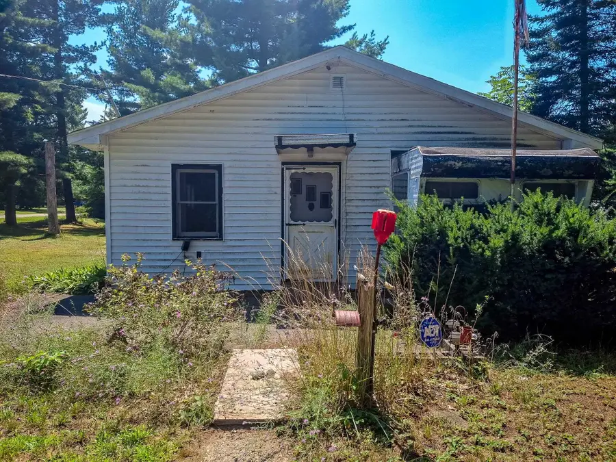 2098 Timber, Harrison, MI 48625 - Image #3