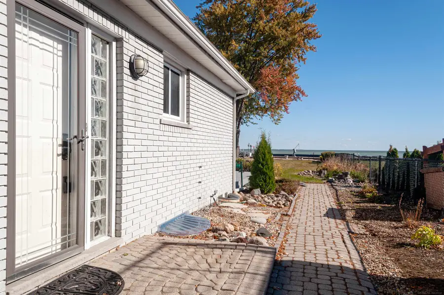 30214 Jefferson, Saint Clair Shores, MI 48082 - Image #2