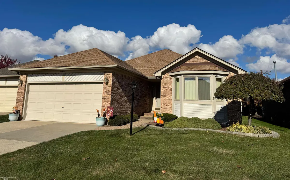 15851 Horseshoe Path, Clinton Township, MI 48035 - Image #1