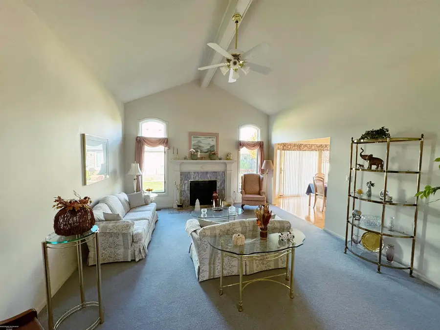 15851 Horseshoe Path, Clinton Township, MI 48035 - Image #3