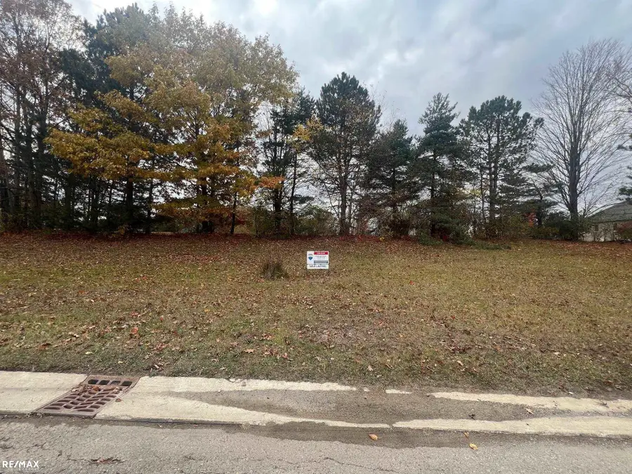 68579 Lake Angela Pointe, Richmond, MI 48062 - Image #2