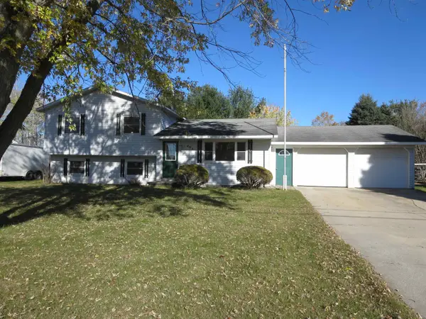 405 Parkway, Gladwin, MI 48624