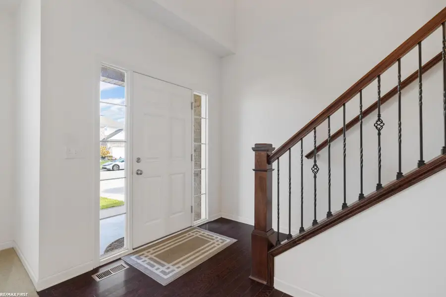 55321 Demaret, Macomb Township, MI 48042 - Image #2