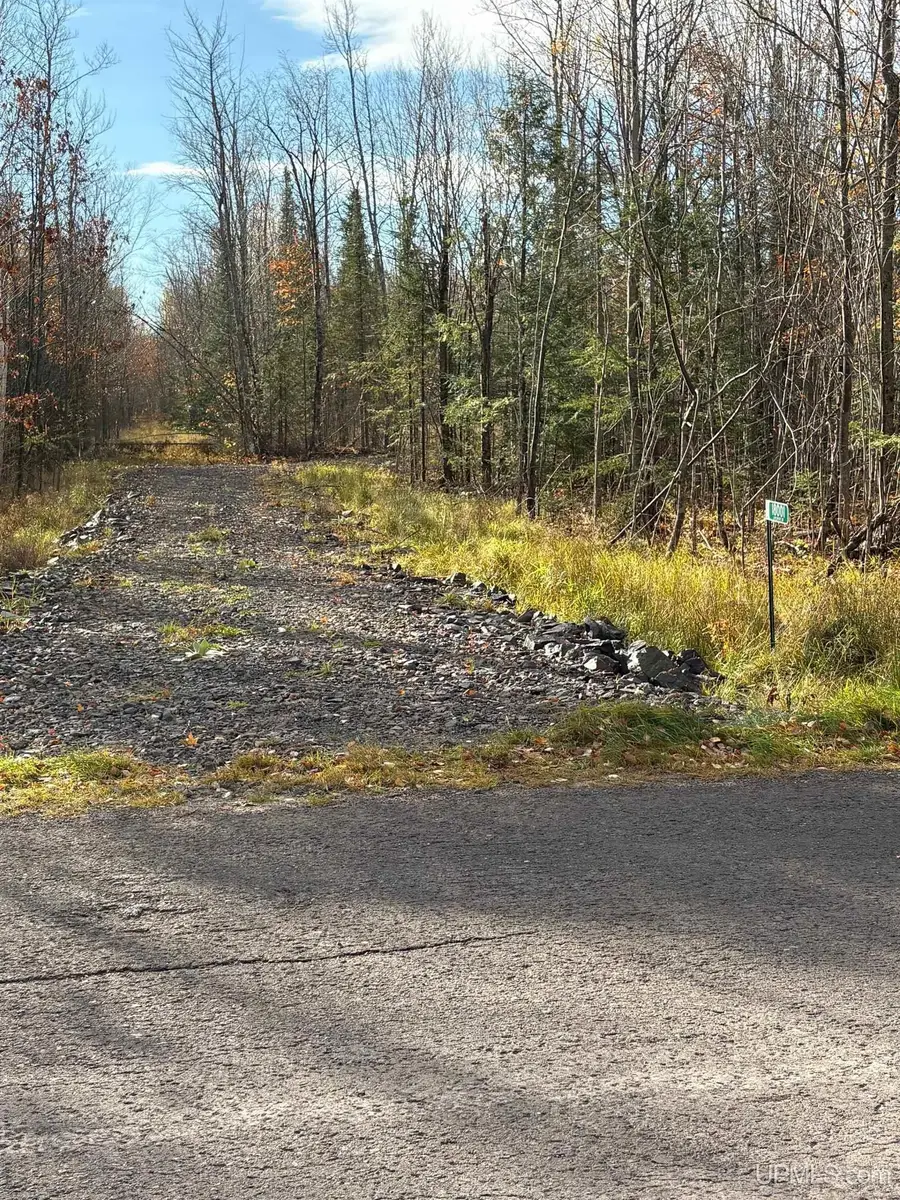 18001 Lakeshore, Ontonagon, MI 49953 - Image #3