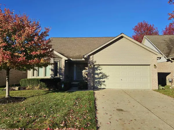 17901 Pointe, Clinton Township, MI 48038