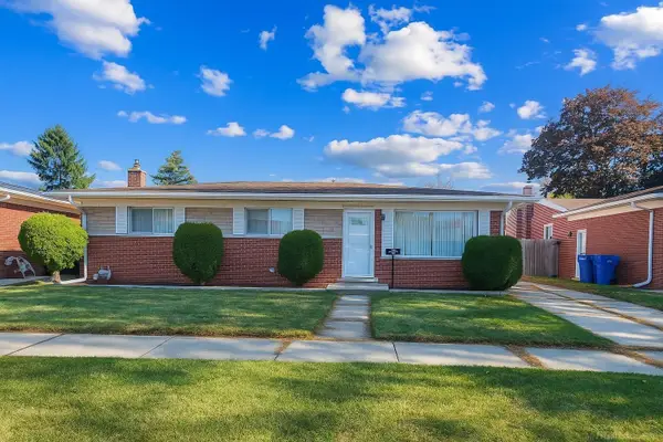 28616 Newport, Warren, MI 48088