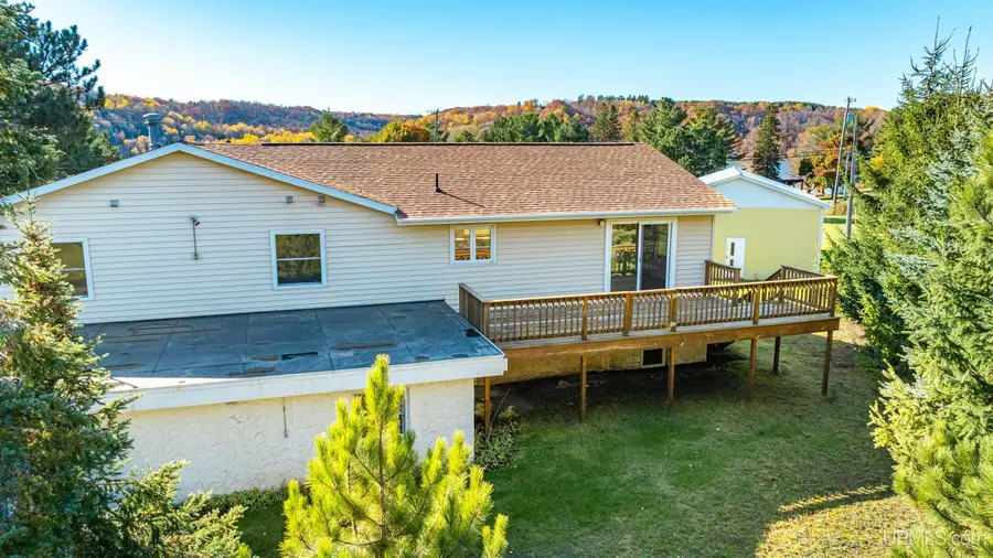 1627 Anthony, Hancock, MI 49930 - Image #2