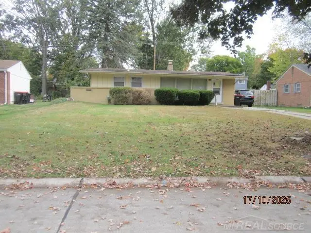 29444 Candlewood Ln, Southfield, MI 48033 - Image #1