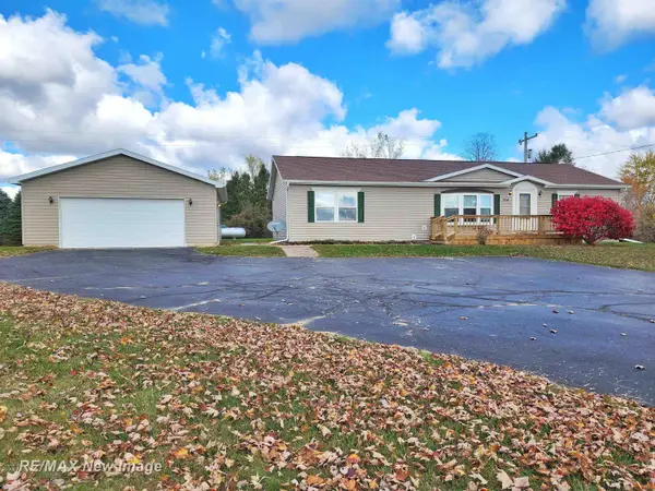 214 W Pinconning, Pinconning, MI 48650