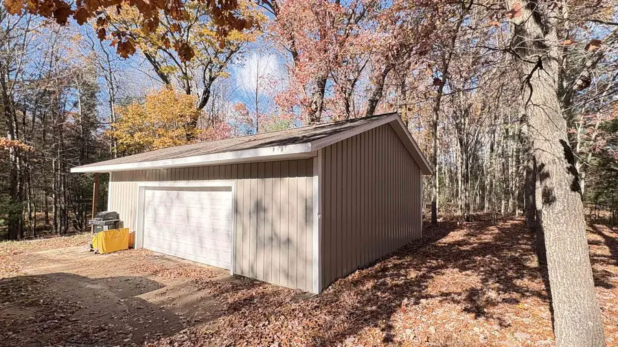 2790 Gilroy, Harrison, MI 48625 - Image #2