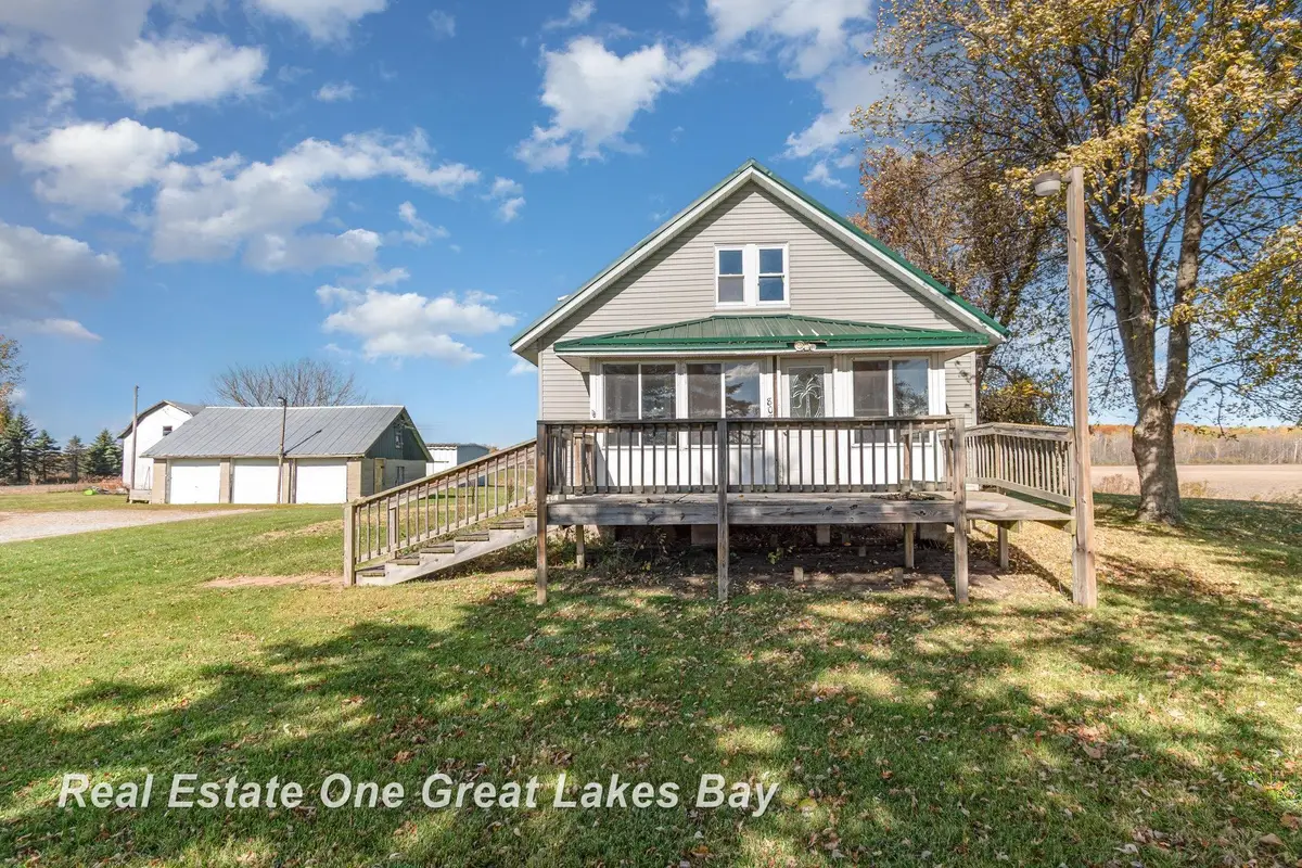 808 W Cody Estey, Pinconning, MI 48650 - Image #1