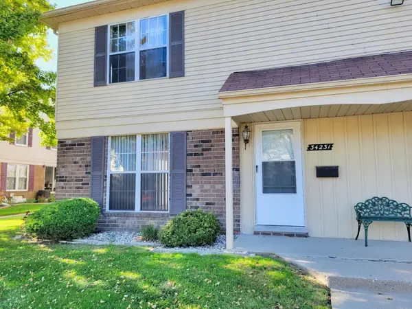 34231 Garfield, Fraser, MI 48026