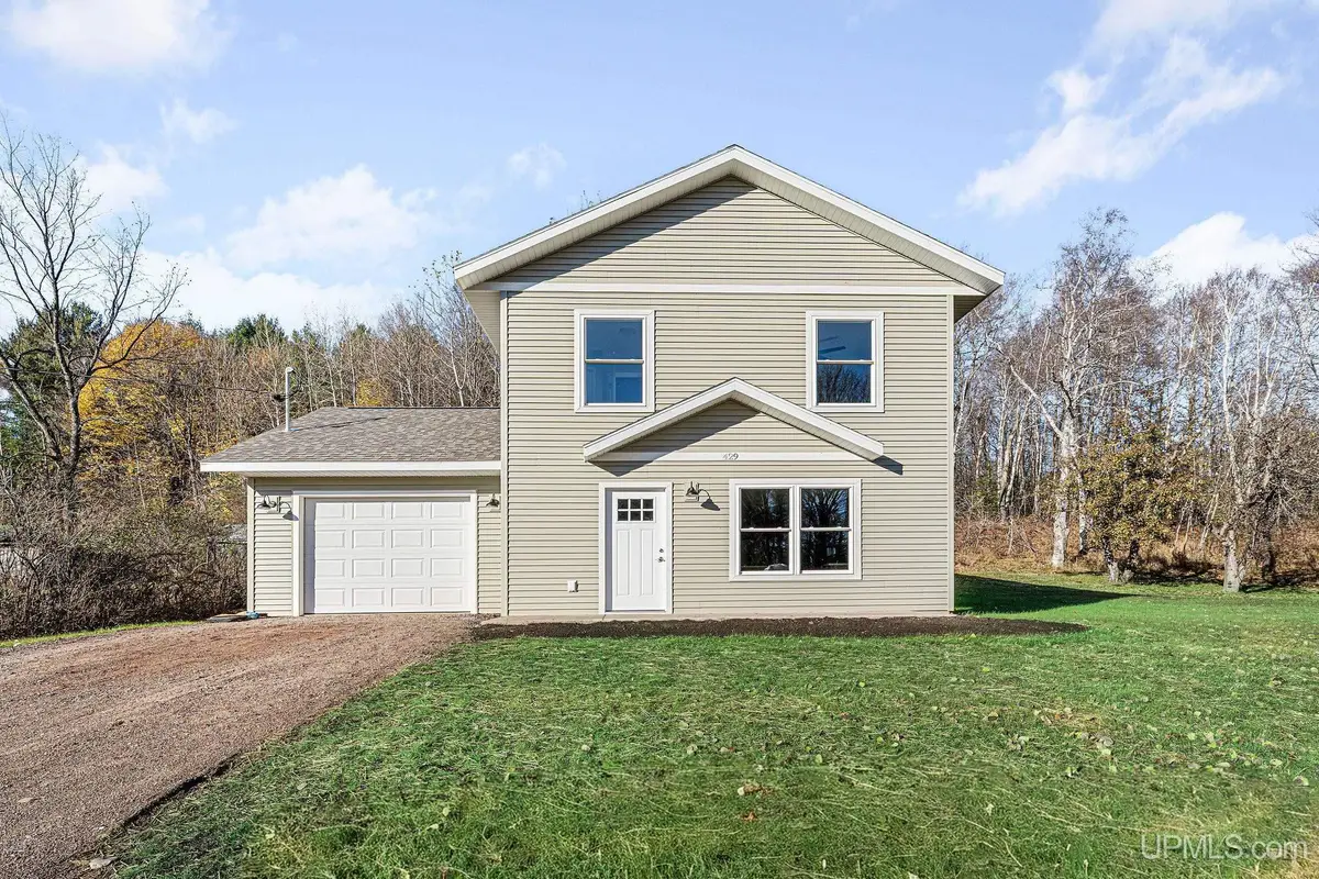 429 E New York, Ishpeming, MI 49849 - Image #1