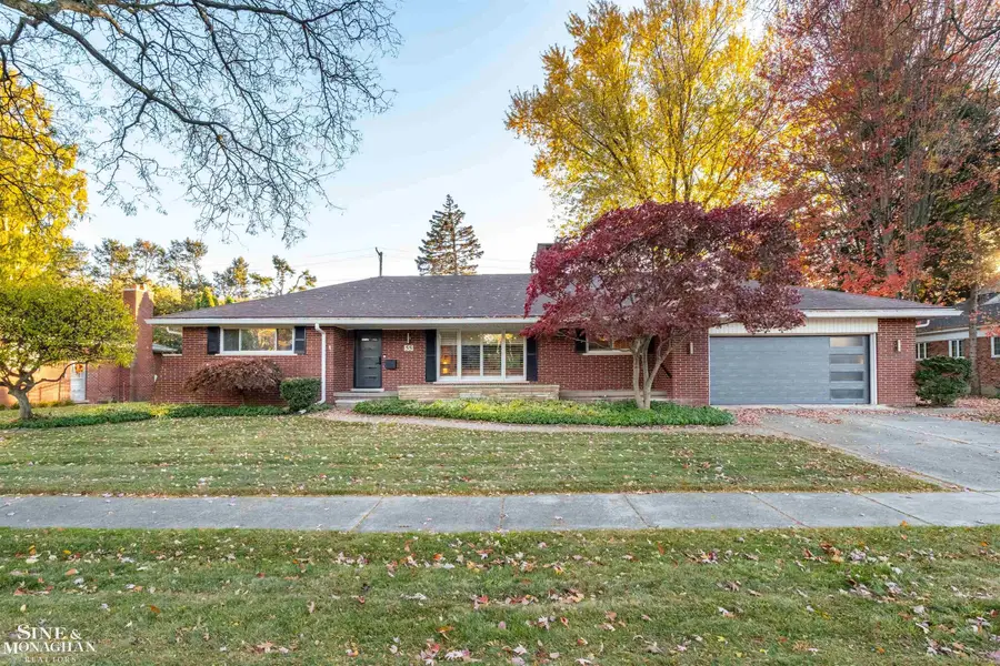 55 S Edgewood Dr, Grosse Pointe Shores, MI 48236 - Image #2