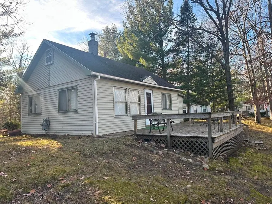 662 Lakeview, Harrison, MI 48625 - Image #2