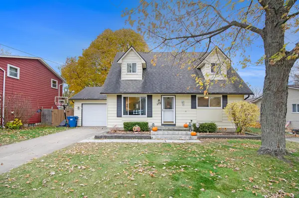 313 Airport, Holly, MI 48442