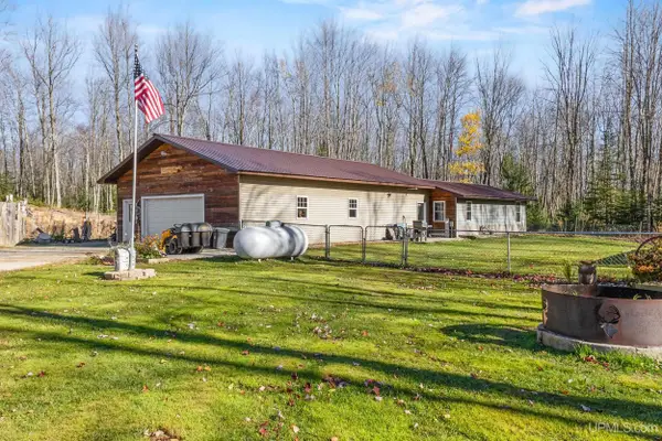 W4794 Birch Creek, Menominee, MI 49858