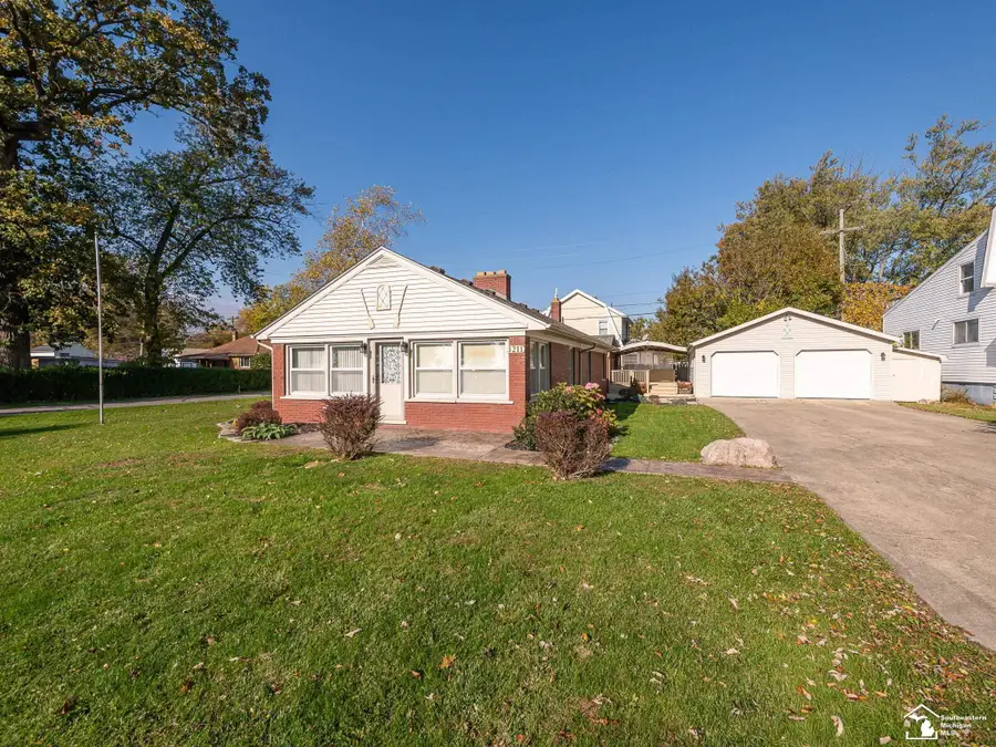 3211 Parkwood, Monroe, MI 48162 - Image #2