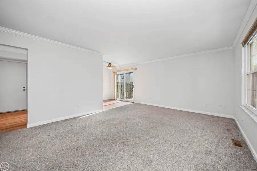 24692 N Meadow #9 / 3, Harrison Township, MI 48045 - Image #3