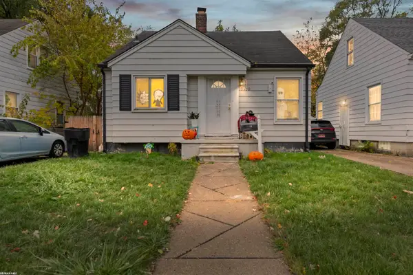 19400 Kingsville, Harper Woods, MI 48225