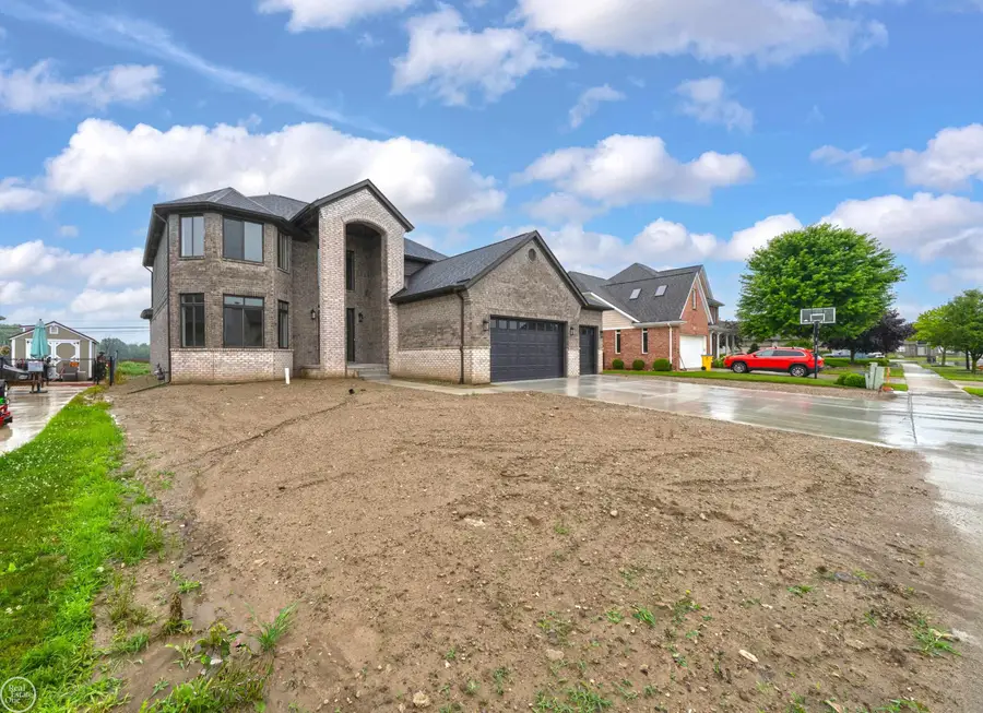 36711 N Pointe, New Baltimore, MI 48047 - #3