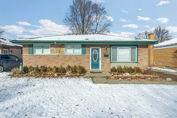 15469 Grovedale, Roseville, MI 48066