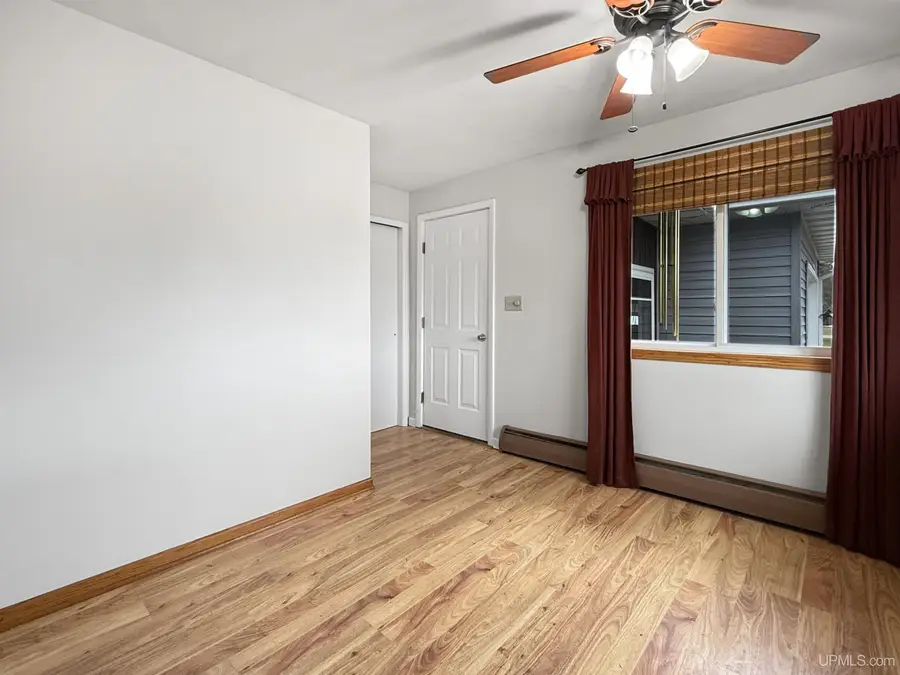 2122 S Ave., Escanaba, MI 49829 - Image #2