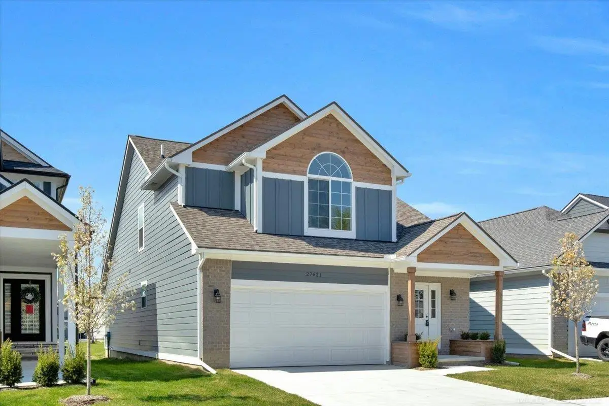 27621 Maryjane Lane E, Chesterfield Township, MI 48047 - Image #1