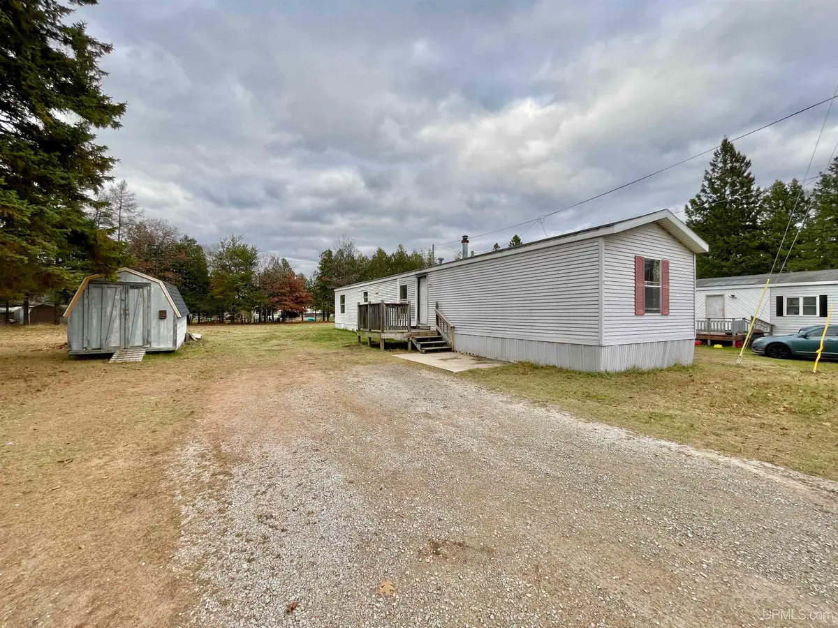 8467 P.5, Gladstone, MI 49837 - Image #1