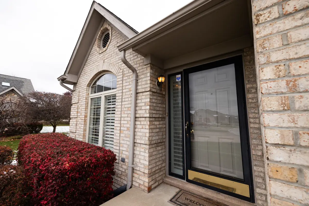 15955 Bentley Cir, Macomb, MI 48044 - Image #1