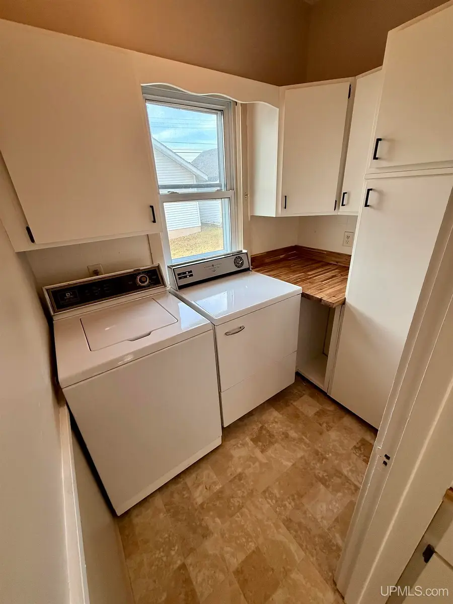 408 S 14th, Escanaba, MI 49829 - Image #3