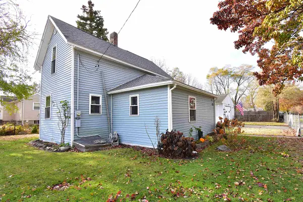 210 Villaire, Essexville, MI 48732