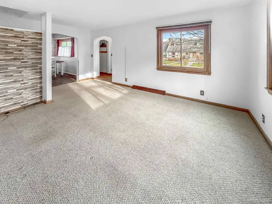 331 E Varnum, Munising, MI 49862 - Image #3