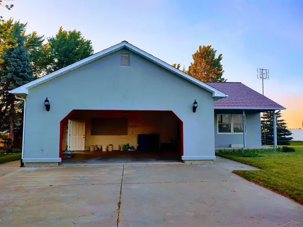 661 E Beaver, Kawkawlin, MI 48631