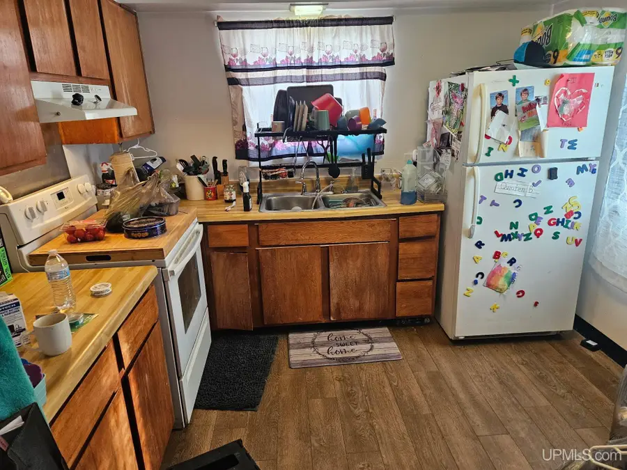 113 115 Crusader, Gwinn, MI 49841 - Image #2