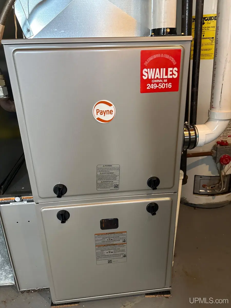 113 115 Crusader, Gwinn, MI 49841 - Image #3