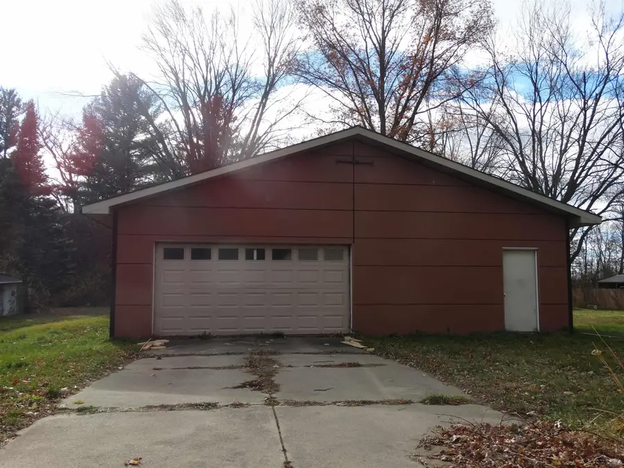 5220 S Washington, Saginaw, MI 48601 - #2