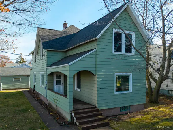 1320 High, Marquette, MI 49855