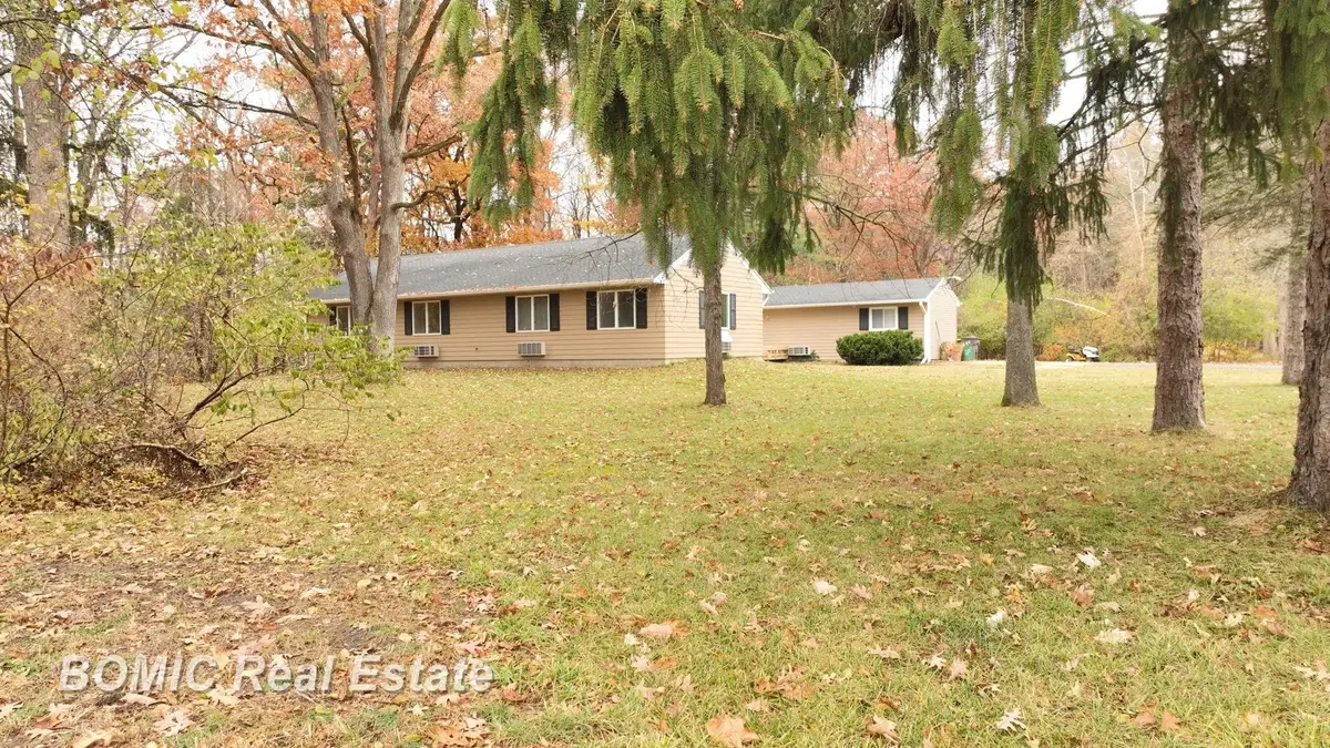 3700 N Saginaw, Midland, MI 48640 - #1