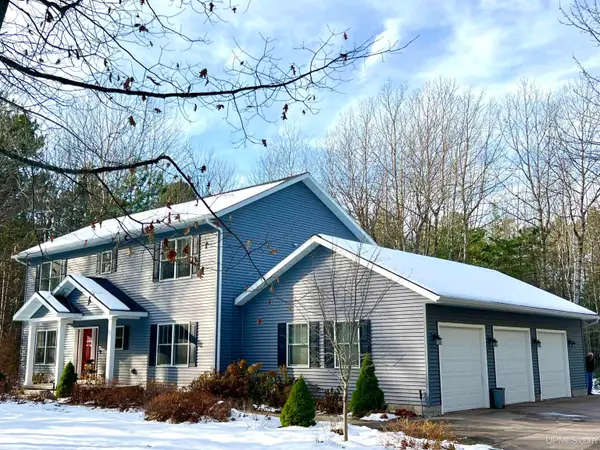 47 Oak Hill, Marquette, MI 49855