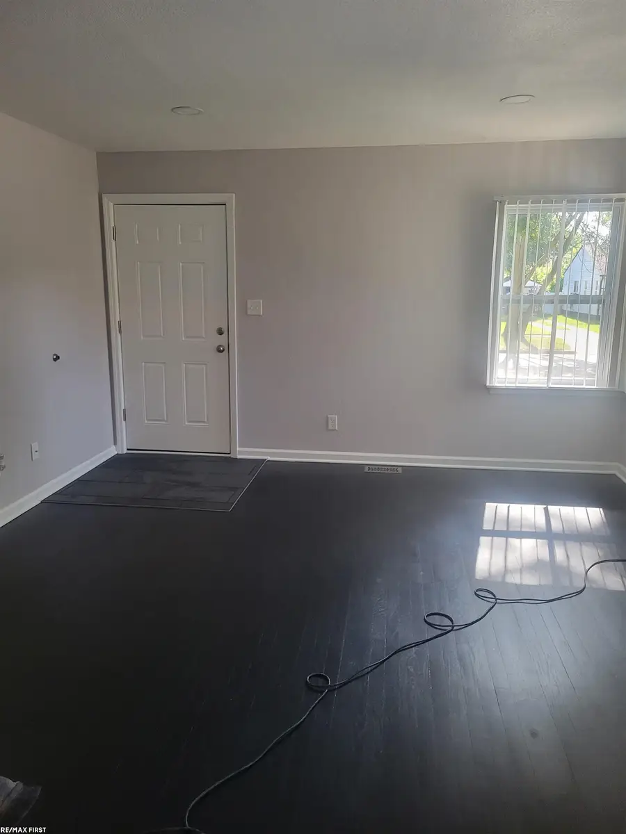 21441 Atlantic, Warren, MI 48091 - #2